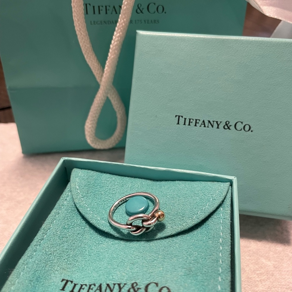 Tiffany &Co. Love knot ring